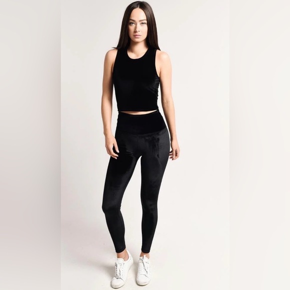 Beyond Yoga Velvet Set Top + Leggings - Picture 2 of 10